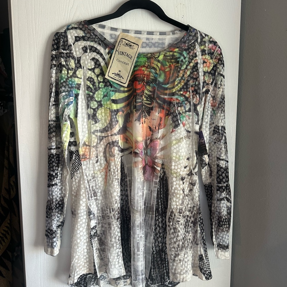 Graphic Long Sleeve White and Gray Tunic